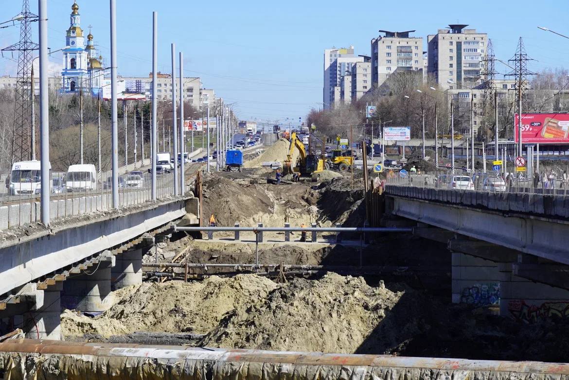 Работы идут на четырёх участках: в минтрансе рассказали о ремонте «минаевского» моста