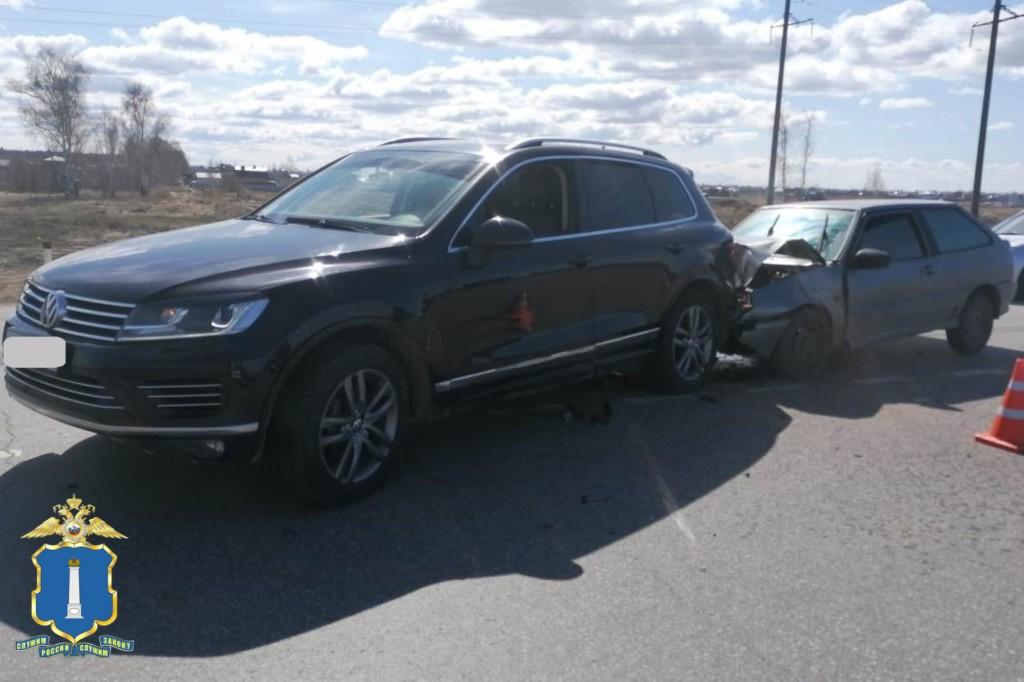 Аварию спровоцировал неопытный водитель ВАЗа: подробности ДТП в Чердаклинском районе