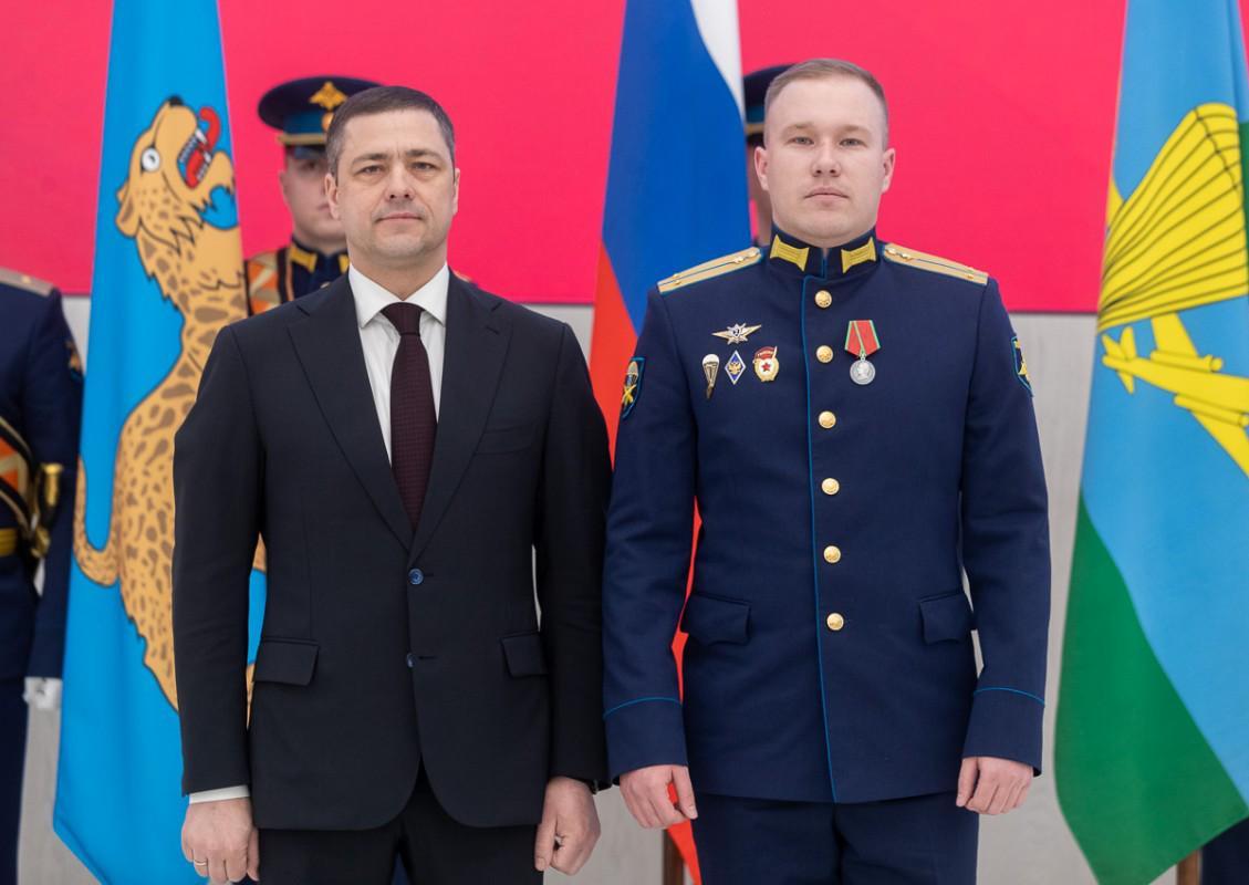 Уроженца Ульяновской области за отвагу на СВО наградили медалью Суворова
