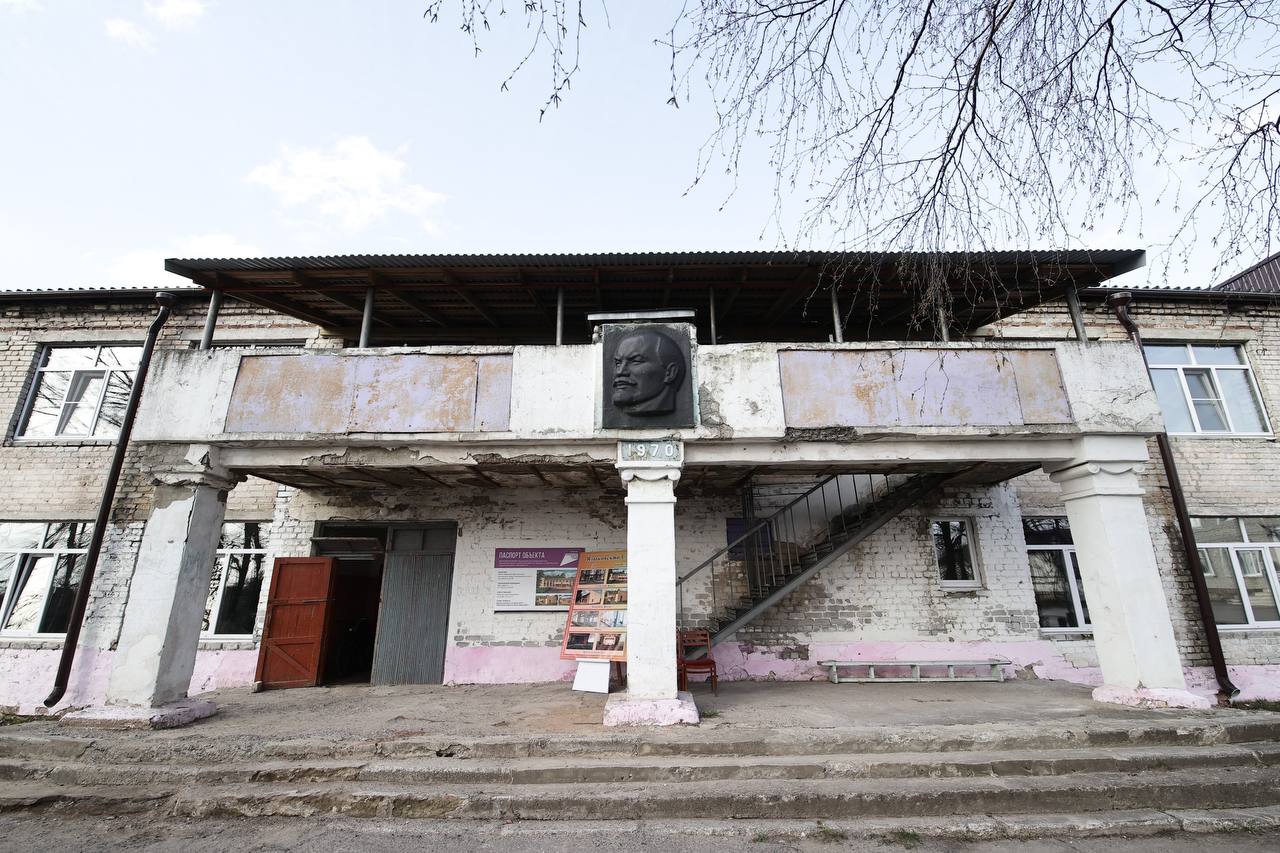 Отремонтируют школу и клуб: Русских об итогах поездки в Карсунский район
