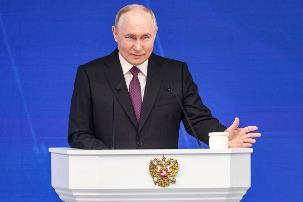 Русских получил из Кремля приглашение на инаугурацию Путина