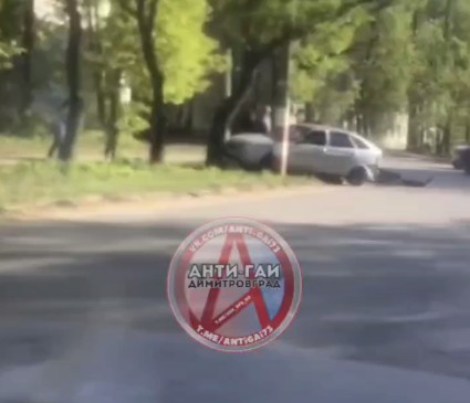 На перекрёстке в Димитровграде столкнулись три легковушки
