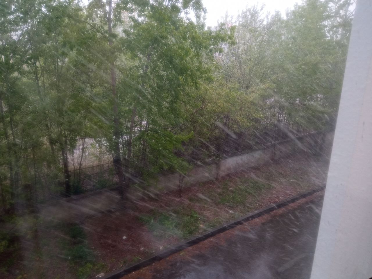 В Ульяновске 3 мая валит снег