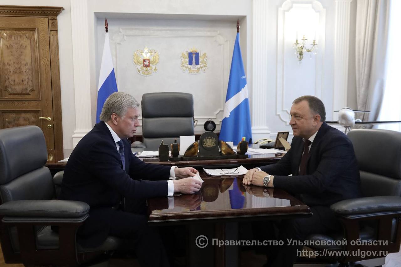 Русских обсудил с главой администрации Радищевского района перспективы развития
