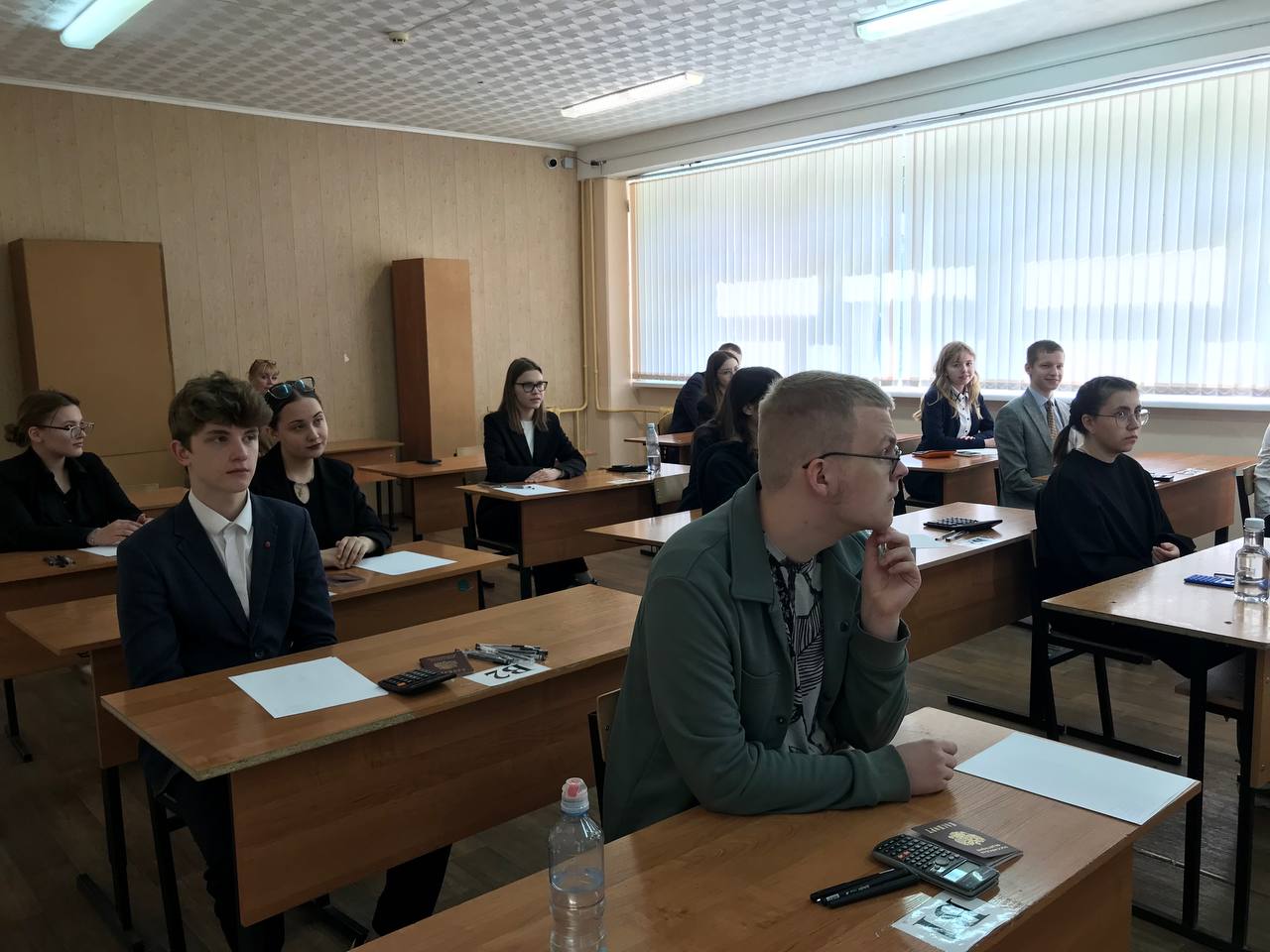 В Ульяновске начались экзамены: выпускники сдали ЕГЭ по химии, литературе и географии