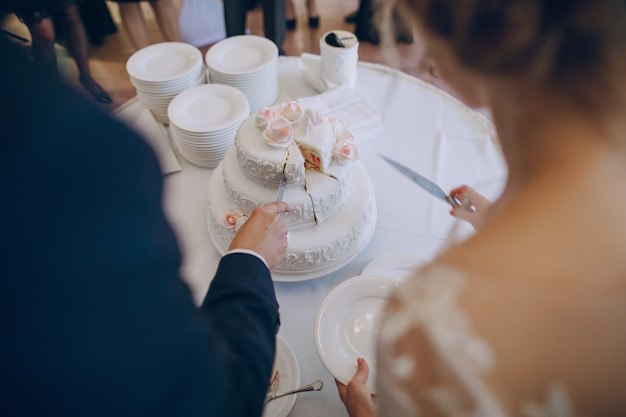«Горькие» цены: сколько придется потратиться на свадьбу в Ульяновске?
