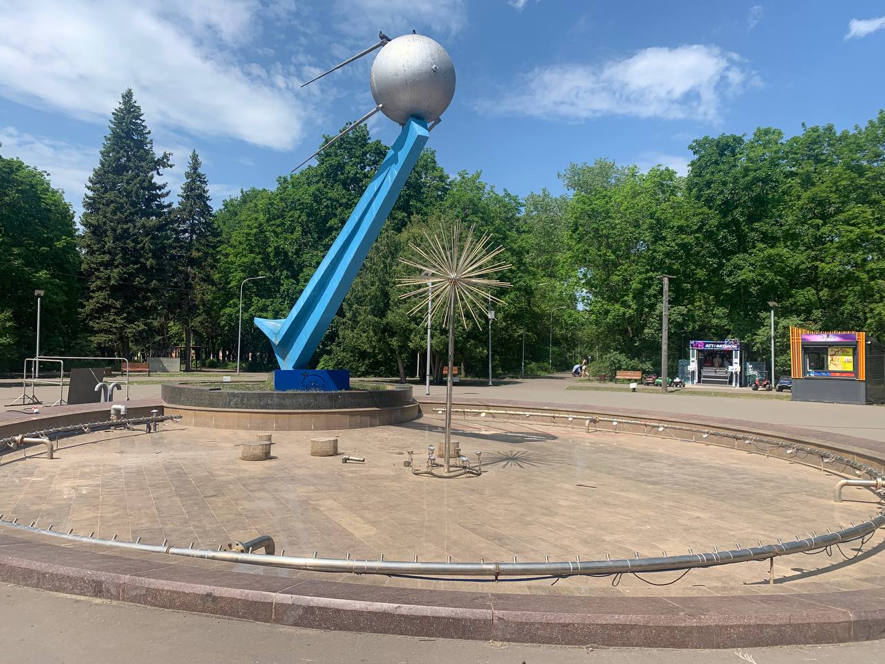 Гвоздев бьёт тревогу: фонтан в парке «Семья» до сих пор не работает