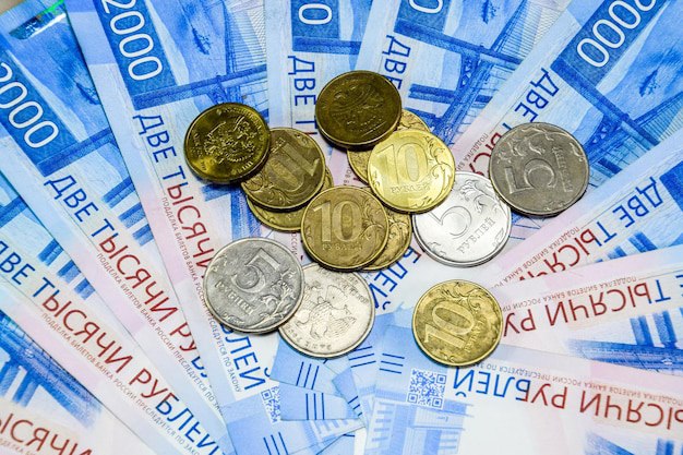 Средние зарплатные предложения в Ульяновске за год выросли на 4%