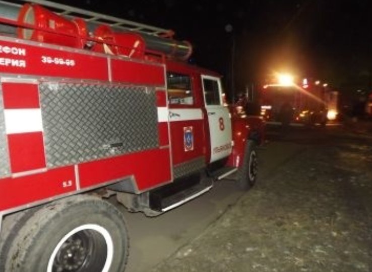 Ночной пожар в Мулловке: в огне пострадал молодой мужчина