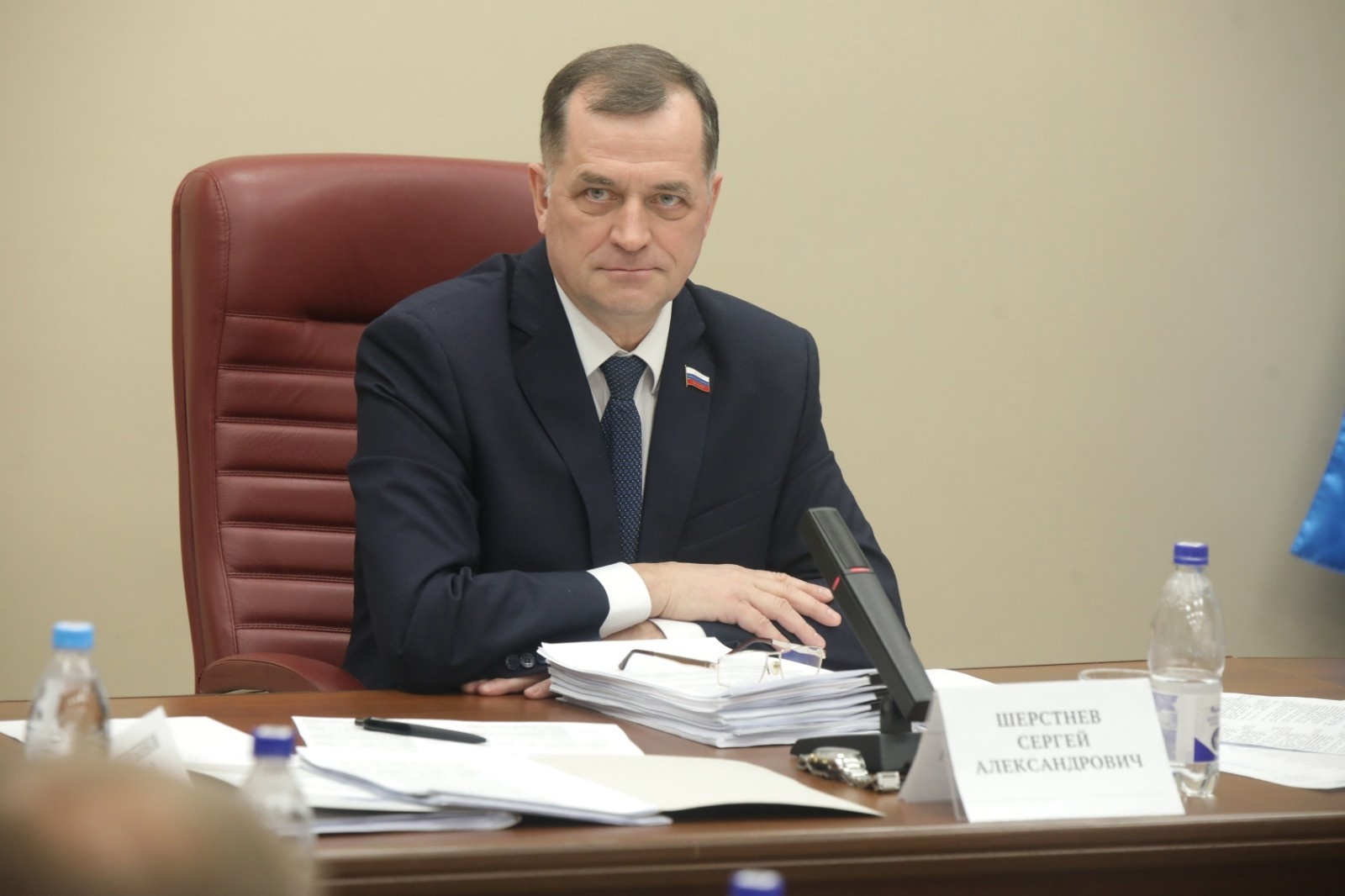 Депутаты ЗСО не поддержали отмену ЕГЭ и сокращение рабочего дня в жару