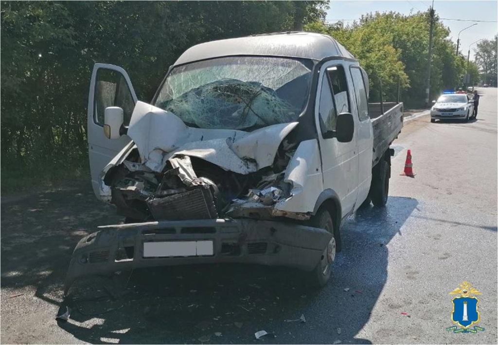 В Димитровграде ГАЗель врезалась в дорожную машину: пострадал водитель
