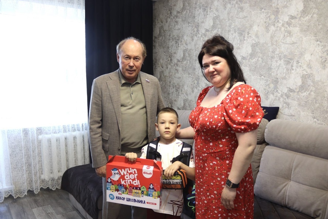 В Ульяновске семье мобилизованного участника СВО помогли собраться в школу
