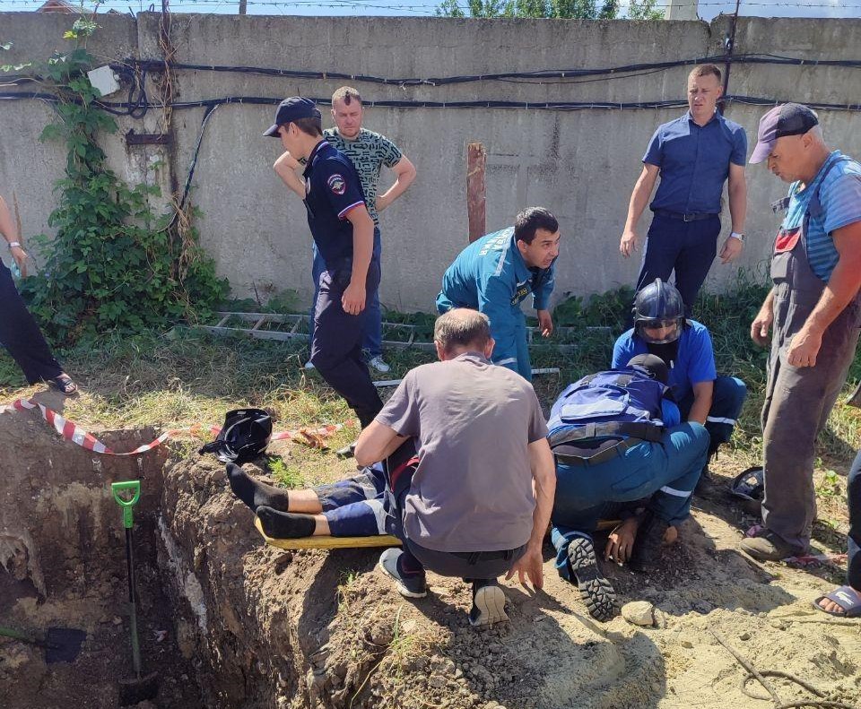 В Ульяновске мужчина оказался под завалом при обвале грунта
