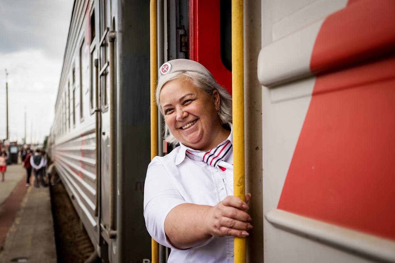 Русских поздравил ульяновских железнодорожников с профессиональным праздником