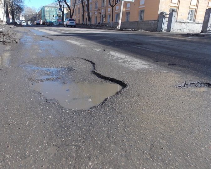 Ульяновцы жалуются властям на плохие дороги