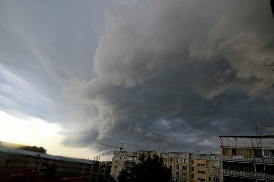 Гроза с градом и ливнями надвигается на Ульяновск