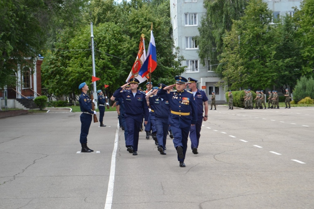 Ульяновской бригаде ВДВ представили нового командира