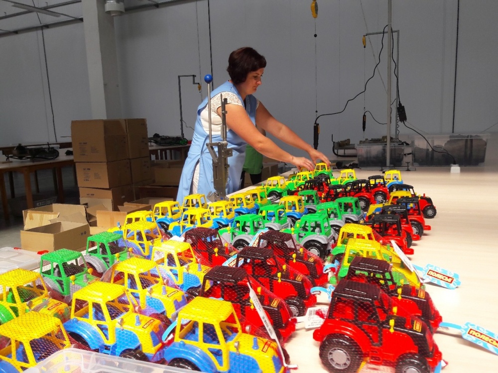 В Димитровграде заработал цех по изготовлению детских игрушек