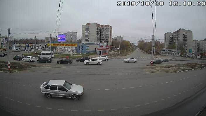 Перекресток ульяновск. Перекресток Промышленная Рябикова Ульяновск. Ульяновск перекресток промышленности и Рябикова. Перекресток Камышинская Рябикова знак. Перекресток в городе Железнодорожный.