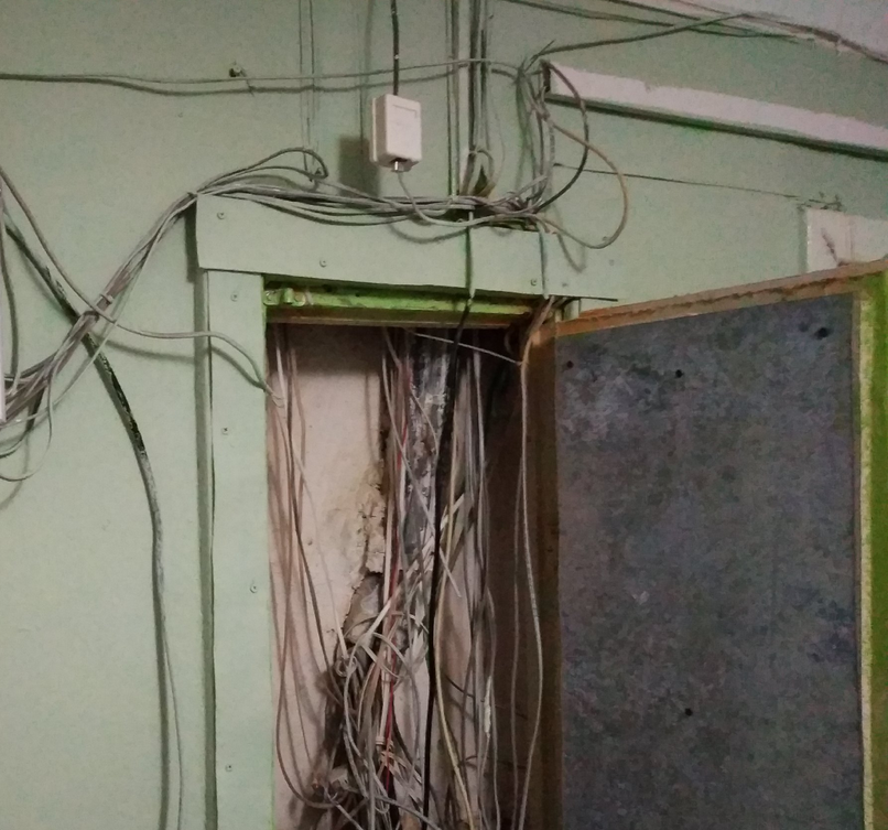Кабельное без интернета. Воровство интернет кабеля. Хищение кабеля в воинской части. Кража интернет кабеля е. Украл кабель.