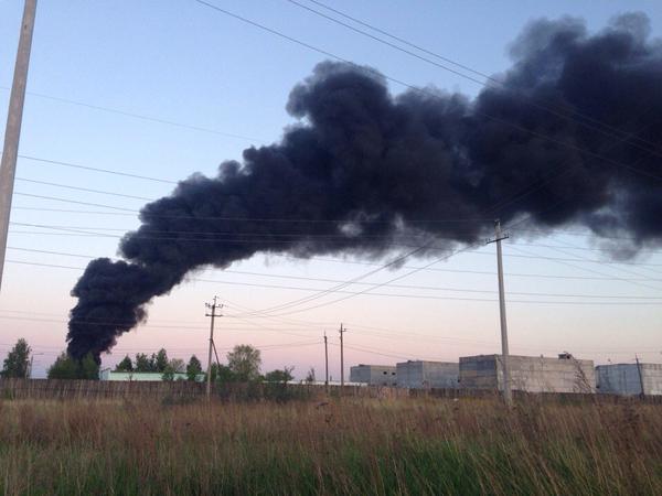 Пожар в ульяновске сейчас. Пожар в Заволжье. В Заволжском районе Ульяновска пожар. Вчера пожар в Заволжье.