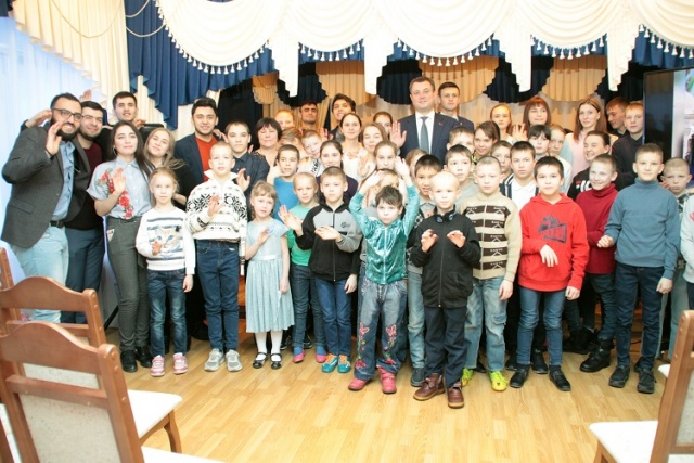 Азербайджанская молодежь Ульяновска поздравила школьников и воспитанников «Дома детства» с Новрузом