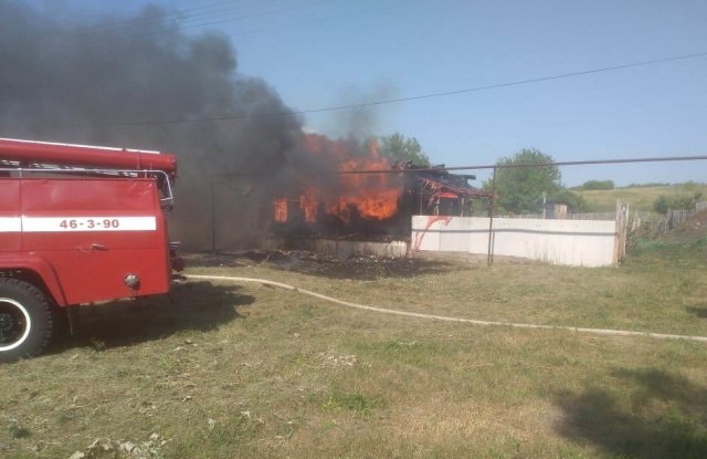 Два дома и сарай сгорели 30 марта в деревне Кутино Шумилинского района из-за поджогов сухой травы
