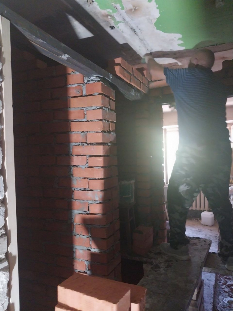 Восстановили треснувшую стену: дом на Доватора обещают отремонтировать к 1 августа