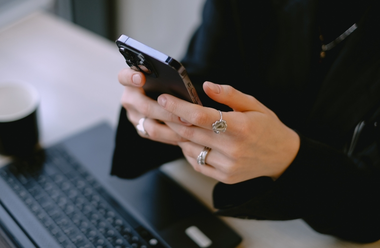 Слова дороже золота: фразы, которые должен услышать по телефону каждый