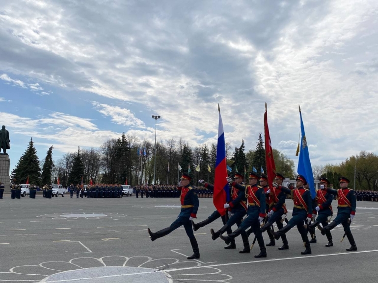 Парад победы ульяновск фото