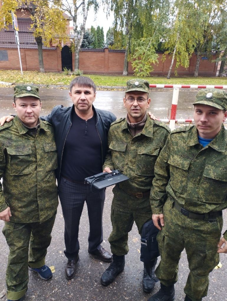 Герой-десантник Рафаэль Мардеев отмечает день рождения в командировке