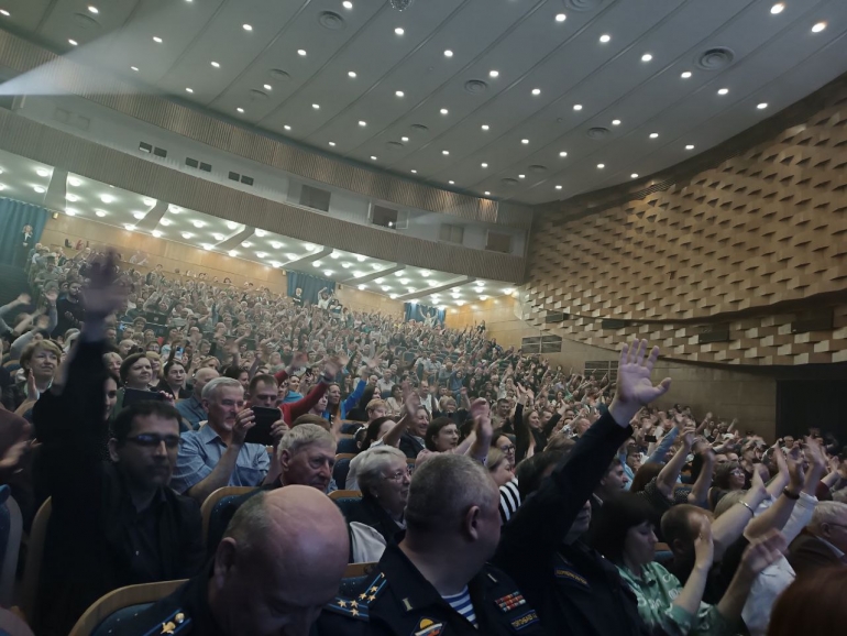 Концерт газманова в астрахани 2024. Зал кричит. Газманов в Белгороде 2023 толпа.